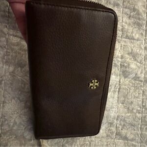 Tory Burch Brown pebbled Leather Zip Wallet